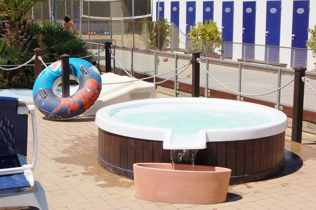 Hotel Matteo Cervia Exterior photo